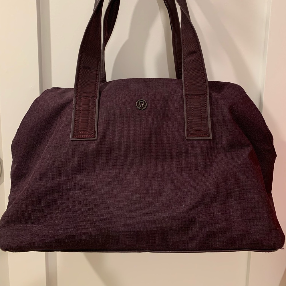 Lululemon heathered dark cherry go getter bag